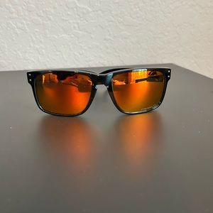 Brand new Oakley Holbrook sunglasses ( unisex )